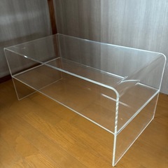 透明テープルの画像