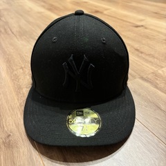 美品　ニューエラ　newera キャップ　黒　7 4/1 57.7cm 　NY  の画像