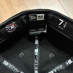 美品　ニューエラ　newera キャップ　黒　7 4/1 57.7cm 　NY  の画像