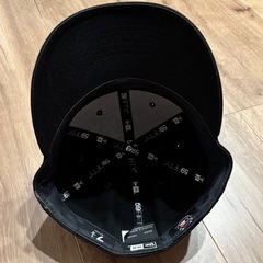 美品　ニューエラ　newera キャップ　黒　7 4/1 57.7cm 　NY  の画像