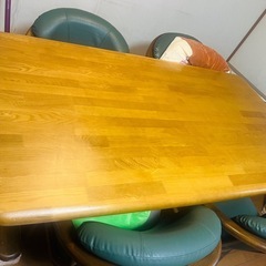 木製ダイニングテーブル イスの画像