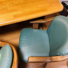 木製ダイニングテーブル イスの画像