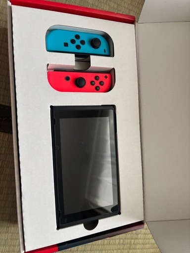 【美品】Nintendo Switch 本体 
使用頻度少なめ