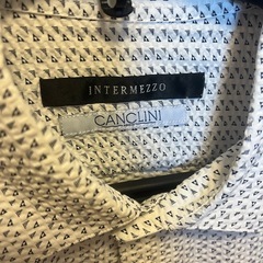 INTERMEZZOのシャツの画像