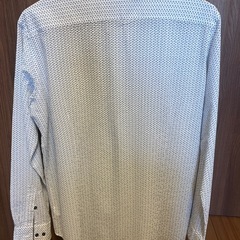 INTERMEZZOのシャツの画像