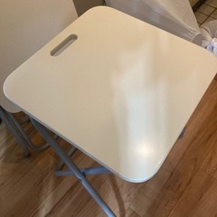 IKEA 折りたたみイス  2脚 22日〜24日引取り可能な方の画像