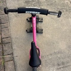 ストライダー　スタンド付きの画像