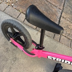 ストライダー　スタンド付きの画像