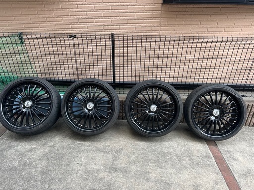 20インチ　アルミホイール