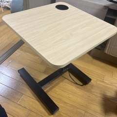 サイドテーブル　昇降式　キャスター付きの画像