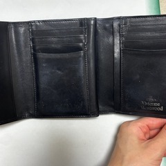 【値下げ】Vivienne Westwood ヴィヴィアンウエストウッド　二つ折り財布の画像