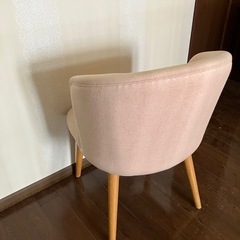 海外デザイナー作成　オートクチュールチェアの画像