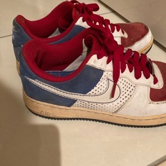 美品NIKEスニーカーの画像