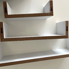 DANYA B.　ウォールシェルフ３点セット　Floating 'U' Laminated Veneer Shelves (Set of 3)の画像