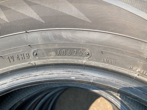 DUNLOP 215/65R16 25年製　冬タイヤ