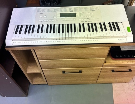 CASIO 電子ピアノ LK-218 LK218 光ナビゲーション　キーボード Amazon.co.jp: カシオ 電子キーボード 61鍵盤モデル 光