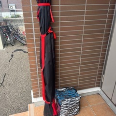 スキー板、ビンディング、ストック、ブーツセットの画像