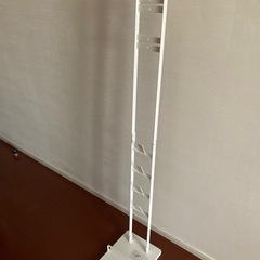 ダイソン掃除機のスタンドの画像