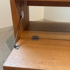 テレビボードの画像