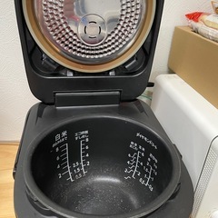 Panasonic　8合炊き 炊飯器　　の画像