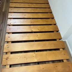 ベッドフレームの画像