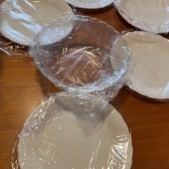 新品未開封！プレート、食器25枚セットの画像