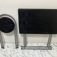 ブラック木目調折りたたみテーブル&チェア セットの画像