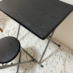 ブラック木目調折りたたみテーブル&チェア セットの画像