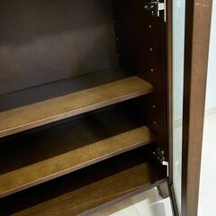 JOYSTYLE interior ウォールナット無垢材 天然木 飾り棚 本棚 ガラス扉 キャビネット チェスト シェルフ 棚の画像