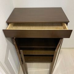 JOYSTYLE interior ウォールナット無垢材 天然木 飾り棚 本棚 ガラス扉 キャビネット チェスト シェルフ 棚の画像