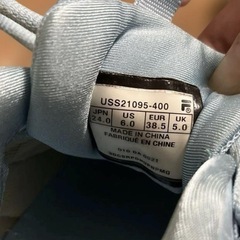 FILA ブルー スニーカーの画像