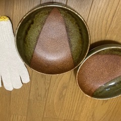 皿　２枚の画像