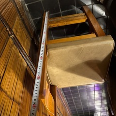 木製椅子の画像