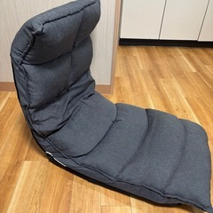 折りたたみ椅子の画像