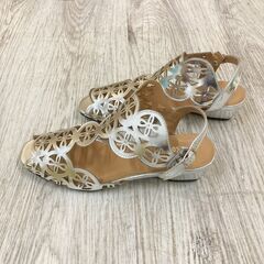 SHINNOSUKE designed PETER シルバー　靴　サンダル　Sサイズの画像