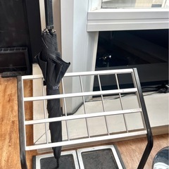 シンプルデザインのモダンなかさたて傘立ての画像