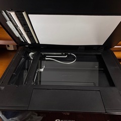 Canonの複合機です。B200エラーが出て使えません。以前も同じ症状が出て、その時はプリンタヘッド交換で直りました。しかし修理保証期間が終わりどうにもならなくなったので、手放すことに致しました。修理して使ってみたいと思われる方お待ちしております。の画像