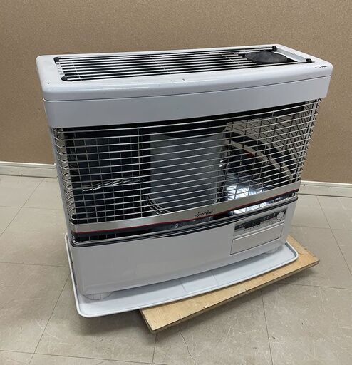 動作確認済  TOYOTOMI トヨトミ HR-650F 半密閉式石油ストーブ 石油ストーブ 煙突式ストーブ 2017年製 ストーブ (S921tnxY)