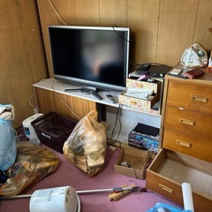 テレビ、テレビ台、タンスもらってくれるかたいませんか？の画像