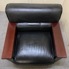 東○97 本革 1人掛け ソファー 家具 椅子 インテリアの画像