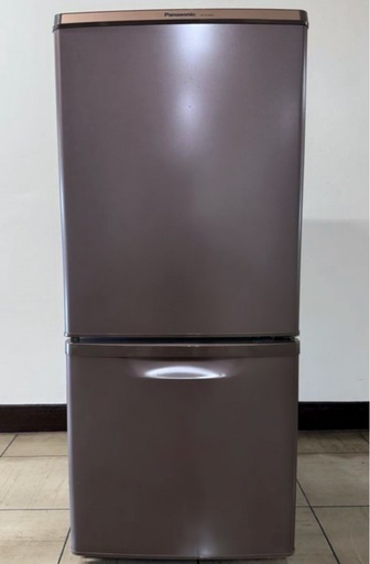 (送料無料) 2020年 美品 138L 冷蔵庫 Panasonic オシャレなダークチョコレート色 霜取り不要 ⑧