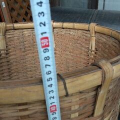 丁寧な作りの大きな竹籠 高さ45直径58センチの画像
