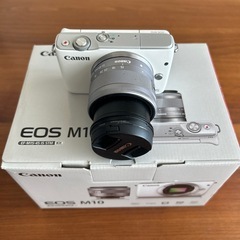 美品　Canon キャノン　EOS M10 ミラーレス　デジタル一眼レフカメラの画像