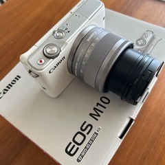 美品　Canon キャノン　EOS M10 ミラーレス　デジタル一眼レフカメラの画像