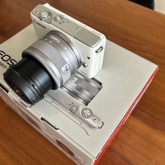 美品　Canon キャノン　EOS M10 ミラーレス　デジタル一眼レフカメラの画像