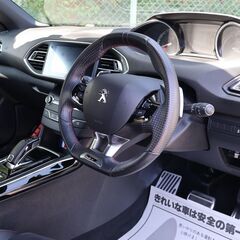 後期型/8速AT/ディ-ゼルタ-ボ/アドブル-タンク交換記録有/1オ-ナ-/禁煙/AppleCarPlay/ナビTV/ETC/Bカメラ/ドラレコ/スマ-トキ-/レザ-ステアリング/スポ-ツシ-ト/純正18AW/エアロ/プライバシ-ガラス/フルLEDライト/フォグ/追従型クルコン/パ-クアシスト/衝突軽減/車検2年整備付きプジョ-308SW♪ ☆遠方納車/オ-トロ-ン/買取査定OK☆の画像