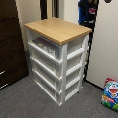プラスチック製　収納　チェストの画像