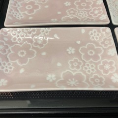 【22日朝まで募集】さくら柄の小皿4枚の画像
