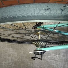 自転車店から出品です。　　4年使用のクロスバイク　ミントカラーの画像