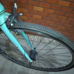 自転車店から出品です。　　4年使用のクロスバイク　ミントカラーの画像